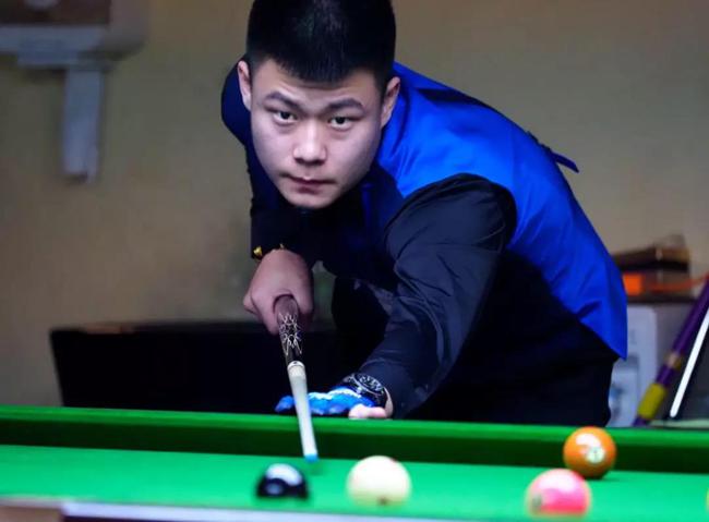 表现让其在 表现让其在